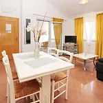 In Mit Eigenem Balkon By Interhome Apartamento