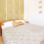 Apartamento In Mit Eigenem Balkon By Interhome *