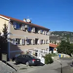 In Mit Eigenem Balkon By Interhome Apartamento