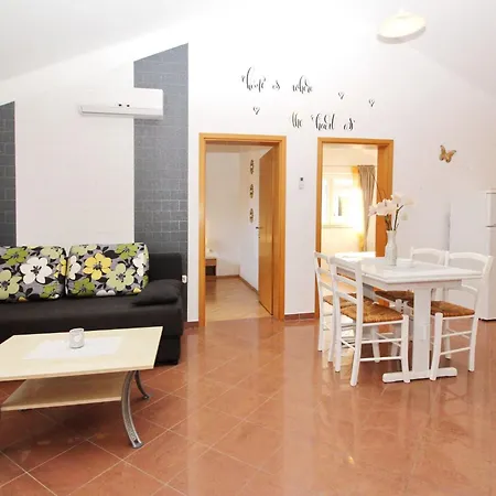 דירה In Mit Eigenem Balkon By Interhome *