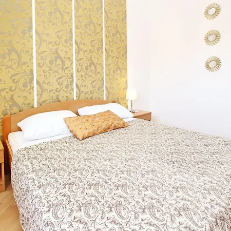 Apartment In Mit Eigenem Balkon By Interhome *