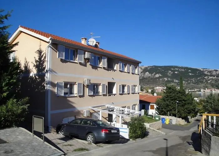 In Mit Eigenem Balkon By Interhome דירה